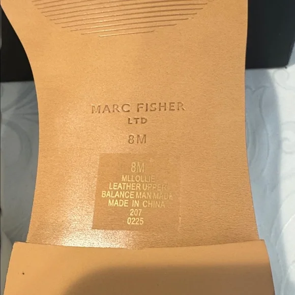 Marc Fisher Loop Sandal. Ladies 8 - Picture 12 of 15